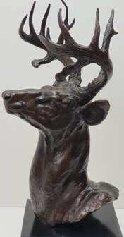 bronzen hertenkop hert jacht scene deer