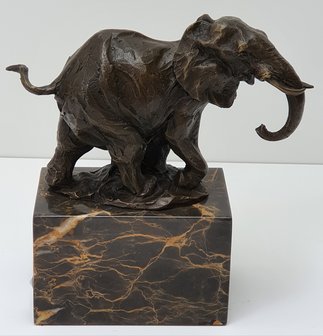 bronzen olifant bronze elephant on marble 