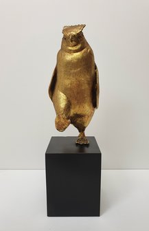 PinguÏn lopend penguin  brons met bladgoud gold