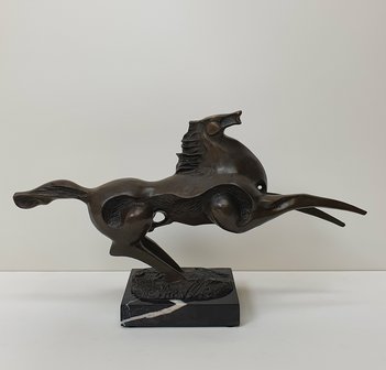 modern bronzen paard horse 