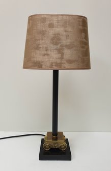 Klein tafellampje met ovaal lampenkap handgemaakt 