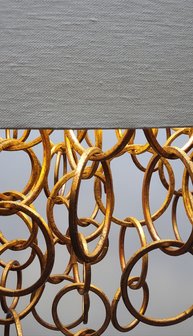 hanglamp kroonluchter met metaal gouden ringen in een ecru kap Labyrinthe (2)