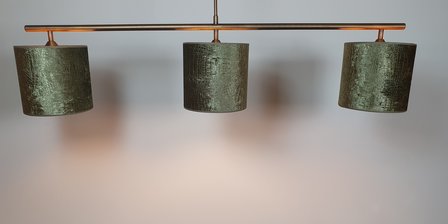 strak modern messing hanglamp met 3 kappen groen slangenprint (4)