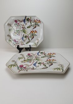 langwerpig bord met bloemmotief en vogels