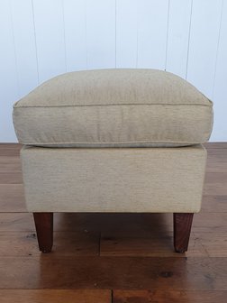 hocker voetenbank ottoman Sacha Gorissen zitmeubelen maatwerk stofferen 