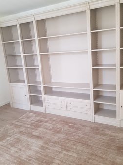 Maatwerk boekenkasten met tv inbouw