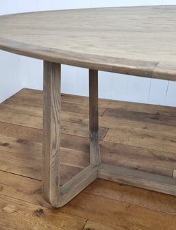 Eetkamer tafel Ovaal naturel rustiek massief eikenhout 230 x 110cm