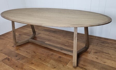 Eetkamer tafel Ovaal naturel rustiek massief eikenhout 230 x 110cm