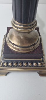 Empire style mahonie kleur houten voet met messing details