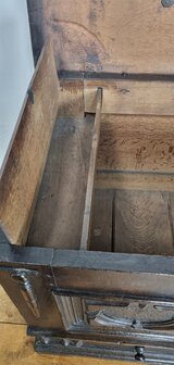 Antieke kist met 2 laden