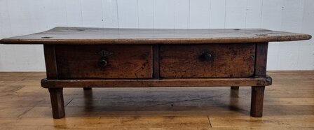 VERKOCHT VERKOCHT !    Antieke Spaanse salontafel     