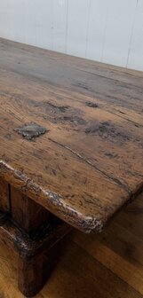 VERKOCHT VERKOCHT !    Antieke Spaanse salontafel     