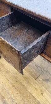 Antieke Spaanse wandtafel