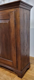 antieke spinde kast 