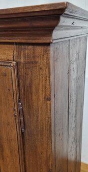 antieke spinde kast 
