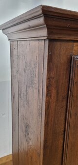 antieke spinde kast 