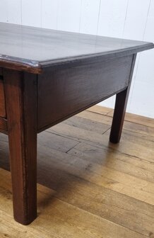 Engelse antiek-replica salon tafel
