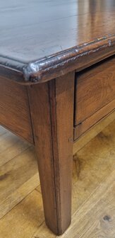 Engelse antiek-replica salon tafel