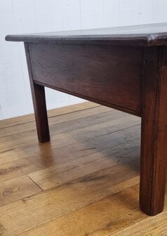 Engelse antiek-replica salon tafel