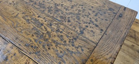 Antieke salontafel met laden