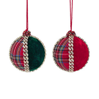 tartan kerstbal met rood of groen fluweel afgezet met gouden ketting 10 cm