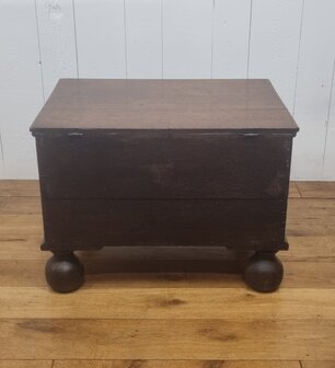 Verkocht  Verkocht  Antiek kist