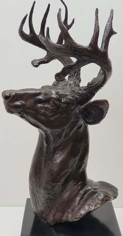 bronzen hertenkop hert jacht scene deer