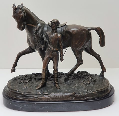 bronzen paard met ruiter  dressuurpaard horse