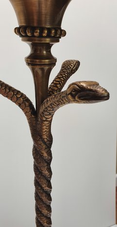 exclusieve vloerlamp Snake vol messing op marmer met handgemaakte lampenkap 