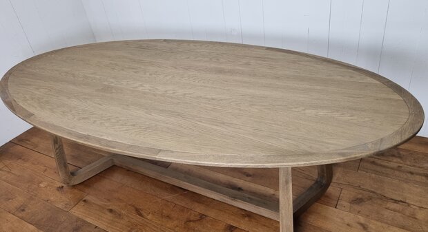 Eetkamer tafel Ovaal naturel rustiek massief eikenhout 230 x 110cm