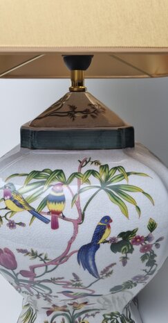 aardewerk lampvoet met multicolour tekening met vogels en gele lampenkap