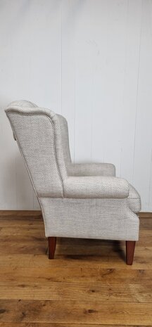 Fauteuil wing chair in visgraat stof