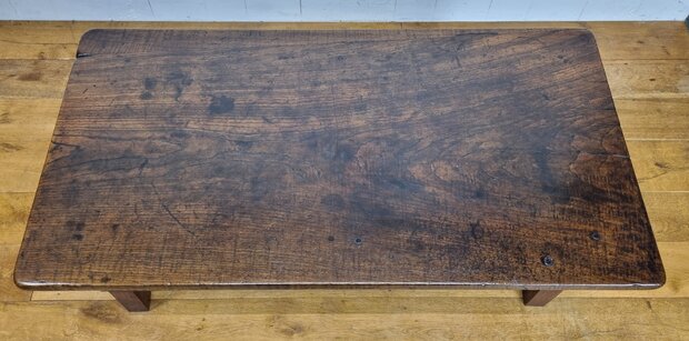Antieke kleine salontafel 