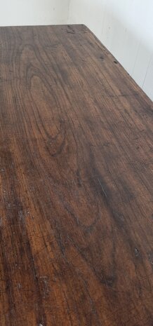 Antieke Spaanse salontafel van kastanjehout