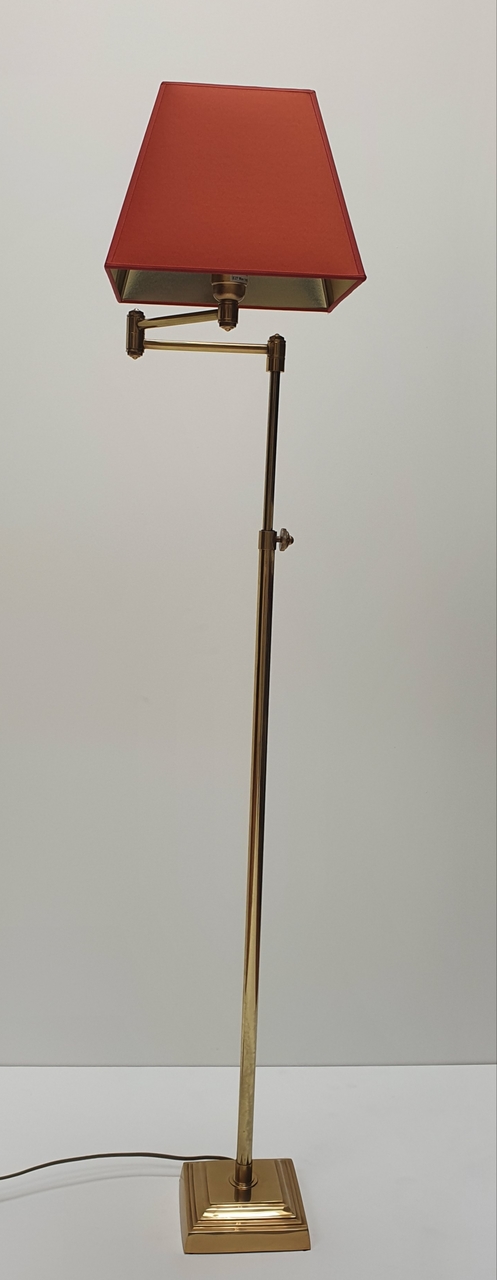 Balling geboorte Absoluut Staande messing lamp in hoogte verstelbaar met zwenkarm incl. handgemaakte  lampenkap vierkant rood - Toro Interior Design - Exclusief interieur in  Maastricht