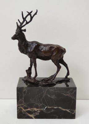 Bronzen beeldje van een klein hertje