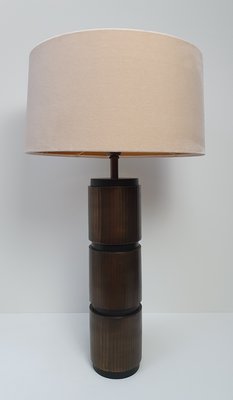 Tafellamp kolom model zwart met messing vintage bewerkt incl. koker lampenkap fluweel beige