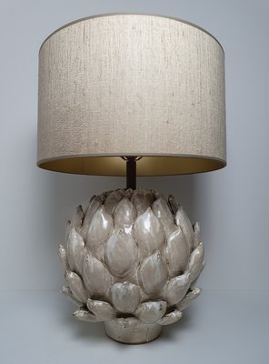 Artichoke keramiek tafellamp groot model met linnenlook lampenkap zandkleur en goud van binnen