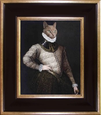 kat aangekleed als Graaf van Cheshire ingelijst in zwarte lijst met zilver-goud patina