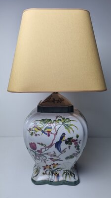 aardewerk lampvoet met multicolour tekening met vogels en gele lampenkap
