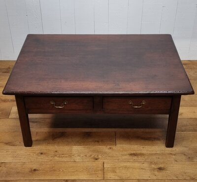 Engelse antiek-replica salon tafel